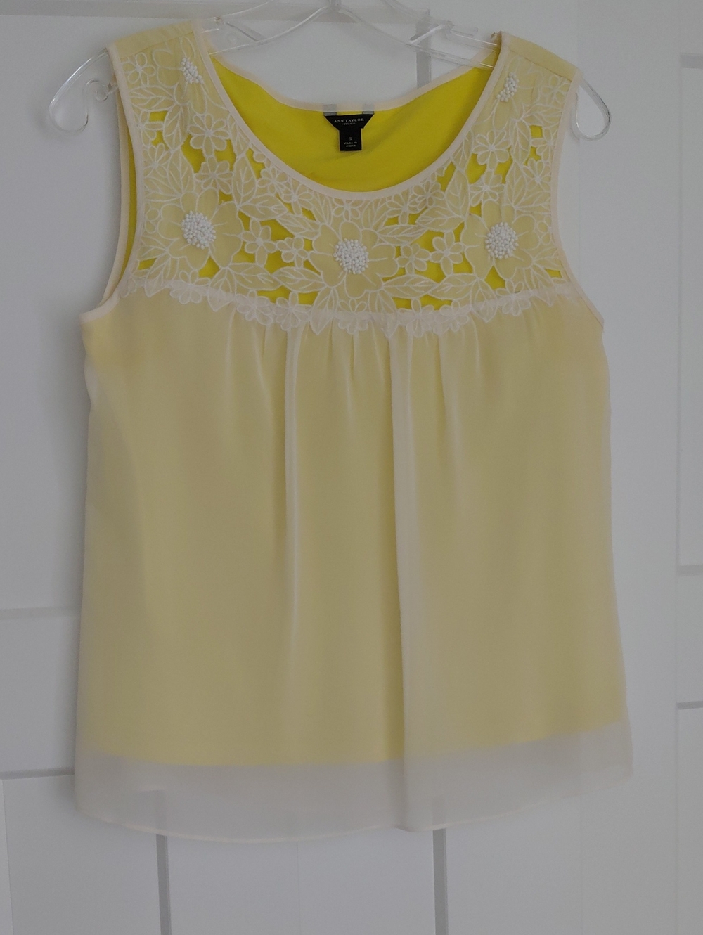 Ann Taylor Pale Yellow Lace Yoke Sleeveless Blouse